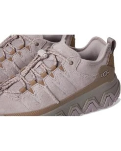 UGG Captrail Low | Sneakers & Athletic Shoes 12 UGG Captrail Low | Sneakers & Athletic Shoes -The Cozy Boot 81 REaR qJL. AC SR736920