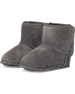 UGG Kids Classic (Infant/Toddler) | Crib Shoes -The Cozy Boot 81k4dodIHXL. AC SR736920